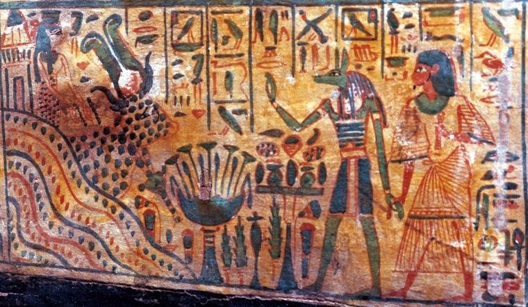 Il ritorno del sarcofago Laboratori Nomi magici: i cartigli Utilizzando alcuni segni geroglifici i bambini scriveranno il loro nome su un foglio di papiro. Durata: 1h; 50 Oggetti magici: gli amuleti.