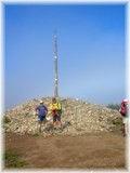 Amen Oggi tocca il punto più alto del cammino (1504 m slm) e forse anche uno dei più mbolici del cammino: La Cruz de Hierro.