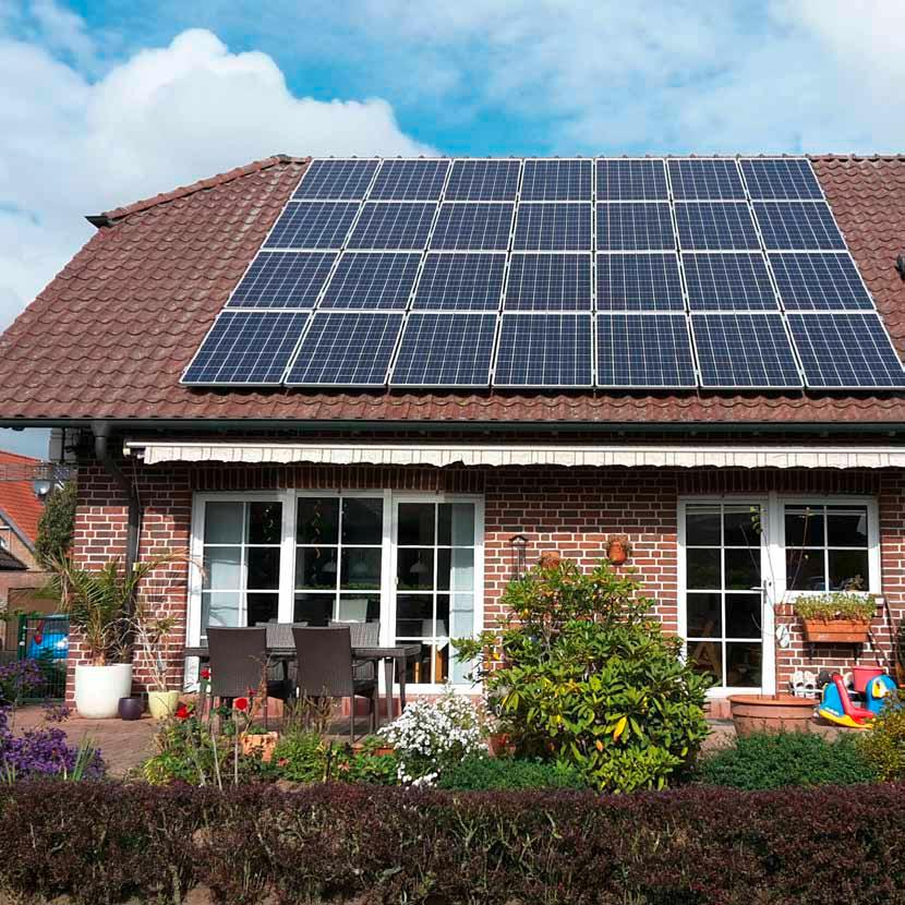 Le nostre referenze parlano da sole. Fai parte anche tu del mondo SENEC! Testimonianza (Famiglia Siebert): Referenza a Sava (Ta): Potenza dell impianto fotovoltaico: 9 kwp Consumo annuale: 8.