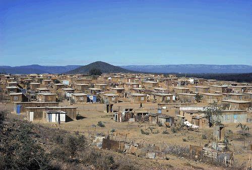 Black homeland e Bantustan I bantustan erano interi territori del Sudafrica (e della Namibia) dov erano costrette le etnie nere al tempo dell apartheid.