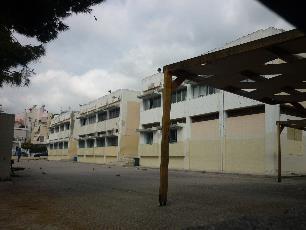 Situazione attuale 5 Esigenze di ristrutturazione La scuola è stata costruita dopo l entrata in vigore degli standard base di costruzione sulle condizioni termiche (1979).