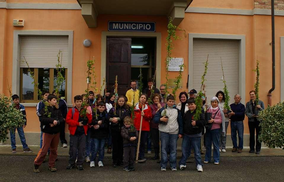 RINVERDIMENTO CON GLI STUDENTI DEI MURI