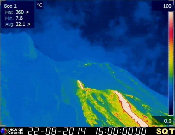 rilevata dalla telecamera termica di quota 400 m; questa situazione permane al momento in cui si scrive il presente rapporto (Figura 2, a destra).