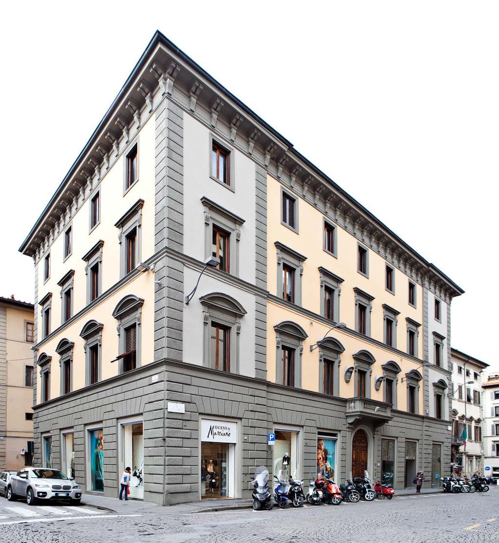 THE PALACE Il Palazzo presents Palazzo del Re LOCATION DEVELOPER ARCHITECTS DESTINATION START/END OF WORK SURFACE AVERAGE FLOOR SURFACE Via de Vecchietti 13, Florence.