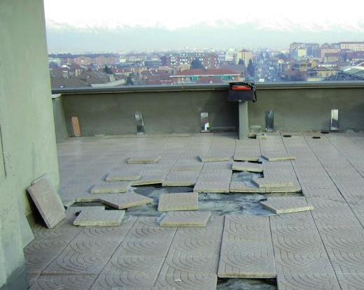 4 perché impermeabilizzare i terrazzi e le coperture piane L errata o la mancata impermabilizzazione di terrazzi e coperture piane è una delle problematiche più diffuse che provoca spesso danni