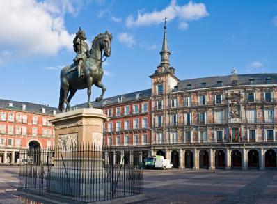 Giorno 4 29 dicembre - Madrid Toledo Km 72 Riprendiamo la marcia per Toledo, lasciati i nostri veicoli al campeggio, saliamo sul bus che ci conduce ad un tour panoramico dell antica città prima della