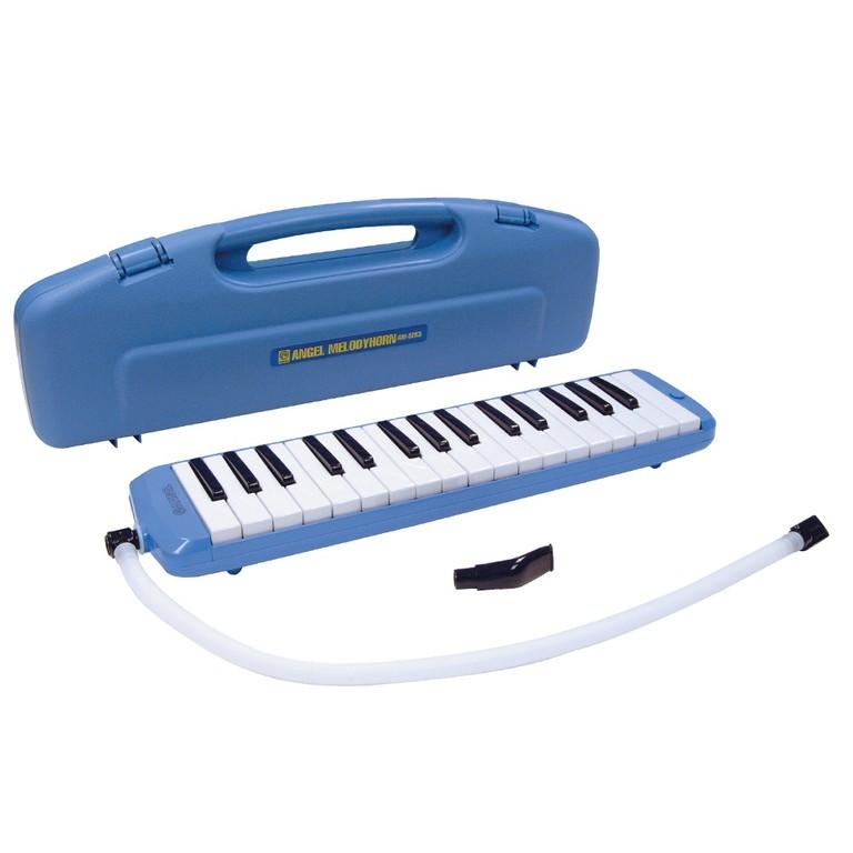 ANGEL AM-32K3 ü Descrizione: Melodica didattica per le scuole e conforme ai programmi ministeriali. Scala estesa di 3 ottave e tonalità in FA. Adatta ai più popolari metodi di studio.