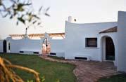 2 en-suite), fully-equipped kitchen, dining-room, living-room, outdoor pizza-oven,