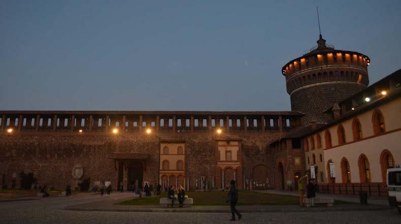 ACOPERIȘURI ISTORICEI Castello Sforzesco Castelul Sforza, cunoscut de către localnici sub numele de Castello Sforzesco, este una dintre cele mai vechi clădiri din Milano, fiind construit ca