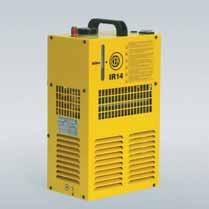 manoeuvrability OPTIONAL IR 14 water cooling equipment (MAXI 405-505 - 4005-5005) 1 Interruttore di linea e commutatore di scala della tensione di saldatura 2 Commutatore regolazione fine della