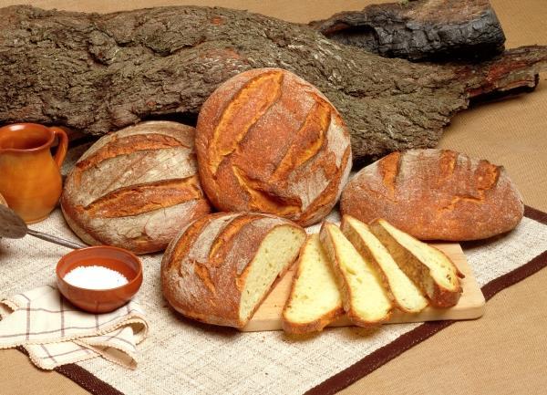 Il tipo di pane più consumato era il pane giallo composto da farina di granoturco e farina di segale.