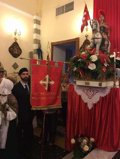 La Santa Messa veniva concelebrata dal Parroco, neoinsignito