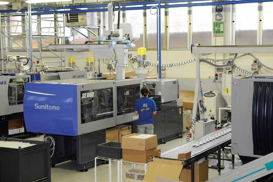 FATTO DA NOI Eseguiamo internamente la maggior parte delle lavorazioni, in particolare: Automazione per assemblaggio Assemblaggio manuale Saldatura Tagli laser Centro di lavoro CNC 3 torni