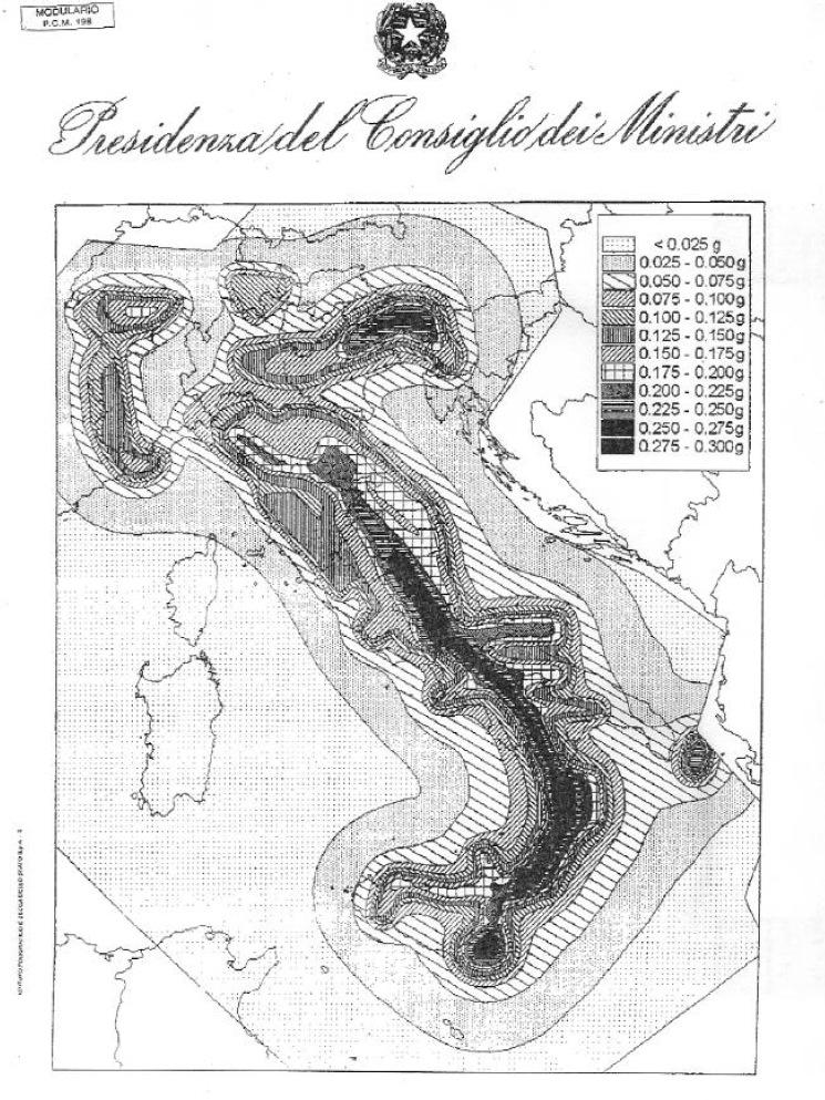 560 Purtroppo i valori puntuali di accelerazione forniti con gli allegati alle NTC2008 non sono coerenti con la zonazione sismica attualmente recepita dalla Regione Lombardia