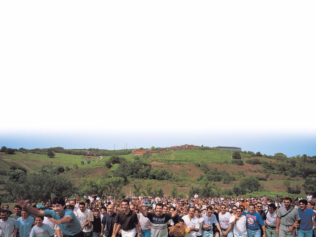 .: COMUNITÀ DI SAN PATRIGNANO In una delle più belle strutture d Italia allestiamo la più grande e prestigiosa Sala da Pranzo del Mondo: 6 Piatti preparati da Gianfranco Vissani e 350 Vini, l