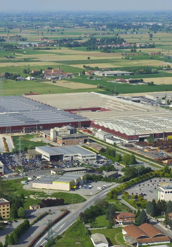 Casalmaggiore plant The Marcegaglia Carbon Steel manufacturing unit of Casalmaggiore (Cremona, Italy) spreads over a total surface of 320,000 square meters, of which 162,000 covered, currently
