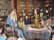 Nella biblioteca e nel parco della Villa Ružić vengono organizzati diversi eventi culturali - presentazioni di libri, mostre e conferenze.