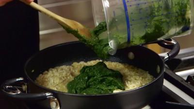 10 Servite il cremosissimo risotto agli spinaci in