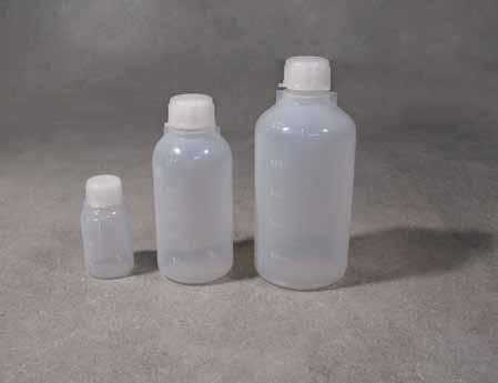 CYLINDRICAL BOTTLES, NARROW NECK BOTTIGLIE CILINDRICHE COLLO STRETTO In polyethylene, graduated, with inner cap. Particularly useful for the storage of both acids and alkalis.
