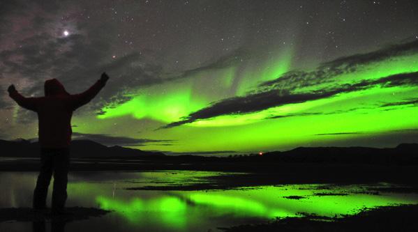 Se il tempo atmosferico sarà sereno, potrete ancora fotografare la vostra ultima Aurora semplicemente uscendo dall hotel e volgendo lo sguardo al cielo.