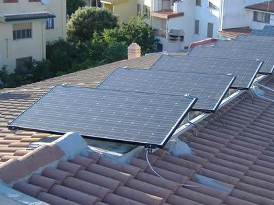 Sezione Impianti Solari Termici e Impianti Fotovoltaici Gli impianti fotovoltaici installati in Italia risultano circa