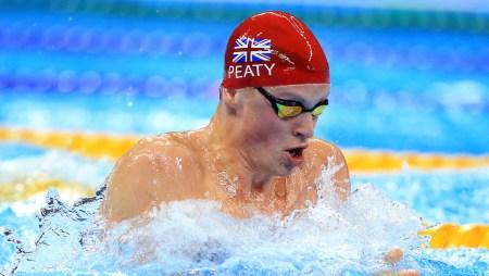 Adam Peaty Il pallido Adam Peaty passerà probabilmente alla storia per aver cambiato il modo di nuotare e di concepire la rana.