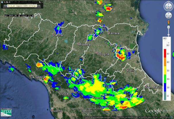 Figura 6: Mappe di riflettività del 26/05/2015 alle 09:45 UTC (a sinistra) ed alle 12:00 UTC (a destra).