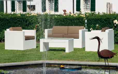 KING Set includes 2 armchairs, 1 two-seater sofa and 1 coffee table with glass top.