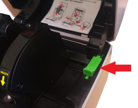 2 CONFIGURAZIONE DELLA STAMPANTE 1. Collocare la stampante su una superficie piatta e regolare. 2. Accertarsi che il tasto dell alimentazione sia spento. 3.