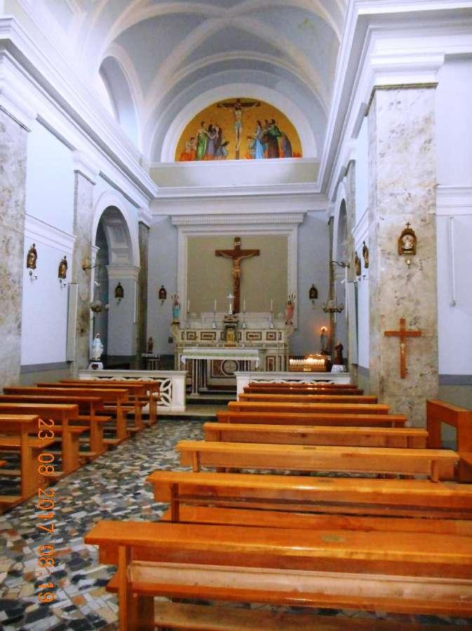 Napoli. L altare centrale della Chiesa.