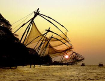 07/03 Cochin (India India) La sua grande ricchezza storica e la magnifica posizione su un gruppo di isole e strette penisole fanno di Cochin una città estremamente affascinante, che riflette alla