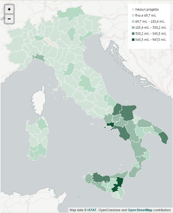 Politiche ambientali L UE é impegnata nella protezione degli habitat e degli animali a rischio di estinzione con il progetto Natura 2000, un sistema di coordinazione delle aree protette dei 28 Stati