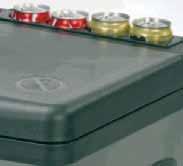 dei consumi. La Centralina Danfoss fornita di serie, consente di alimentare il frigorifero a 12-24Volt (DC) oppure a 115-230 Volt (AC).
