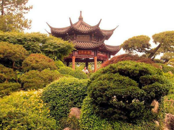 4 / 5 stelle River View o similare Come da programma 10 giorno Shanghai Intera giornata di visite: Il Tempio del Buddha di Giada, il giardino di Yu, la città vecchia, la via Nanchino, il Bund.