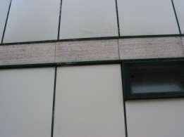 Finiture interne: i serramenti interni sono in alluminio verniciato verde, i pavimenti in graniglia, e klinker ceramico nei