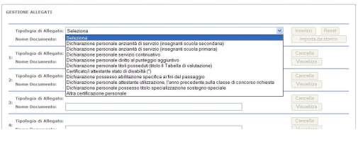 Inserimento di un allegato. Cliccare sulla freccia e aprire il menù a tendina. Viene visualizzato l elenco di tutti i possibili documenti da allegare alla domanda.