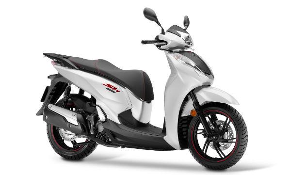 L Honda SH300i ABS 2017 è disponibile in sei colori: Pearl Cool White Pearl Nightstar Black Lucent Silver Metallic New 2017! Pearl Splendor Red New 2017! Mat Pearl Cool White (Sporty) New 2017!