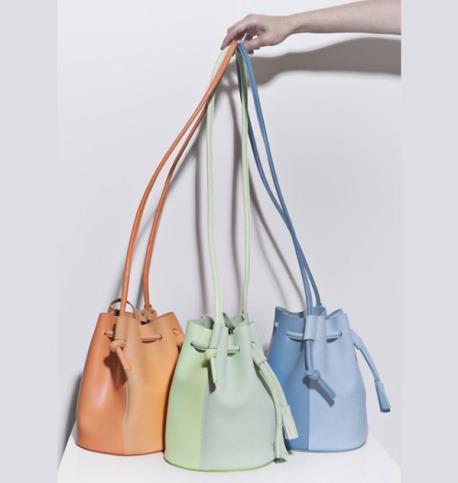 The Q Lady bags are immediately recognizable: even though they belong to the rigid bags category they have a distinctive soft touch.