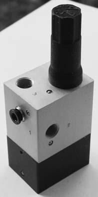 minioscillatore /2 G1/8 mini oscillating valve /2 G1/8 Modalità di funzionamento È un dispositivo che, se alimentato al punto 1, fornisce in uscita impulsi a frequenza regolabile.