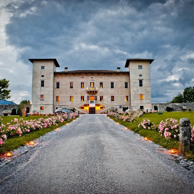 Spessa, Duino, Susans, Villalta sono solo alcune delle venue perfette per questa proposta.