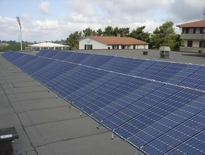 disponibilità di spazi sui quali installare l'impianto fotovoltaico ; disponibilità della fonte solare; fattori morfologici e ambientali (ombreggiamento e albedo); 4.