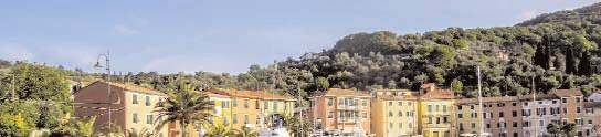 Davanti il disegno di Portovenere con le vele in primo piano. Sul retro l altra metà del Golfo con il castello di Lerici.