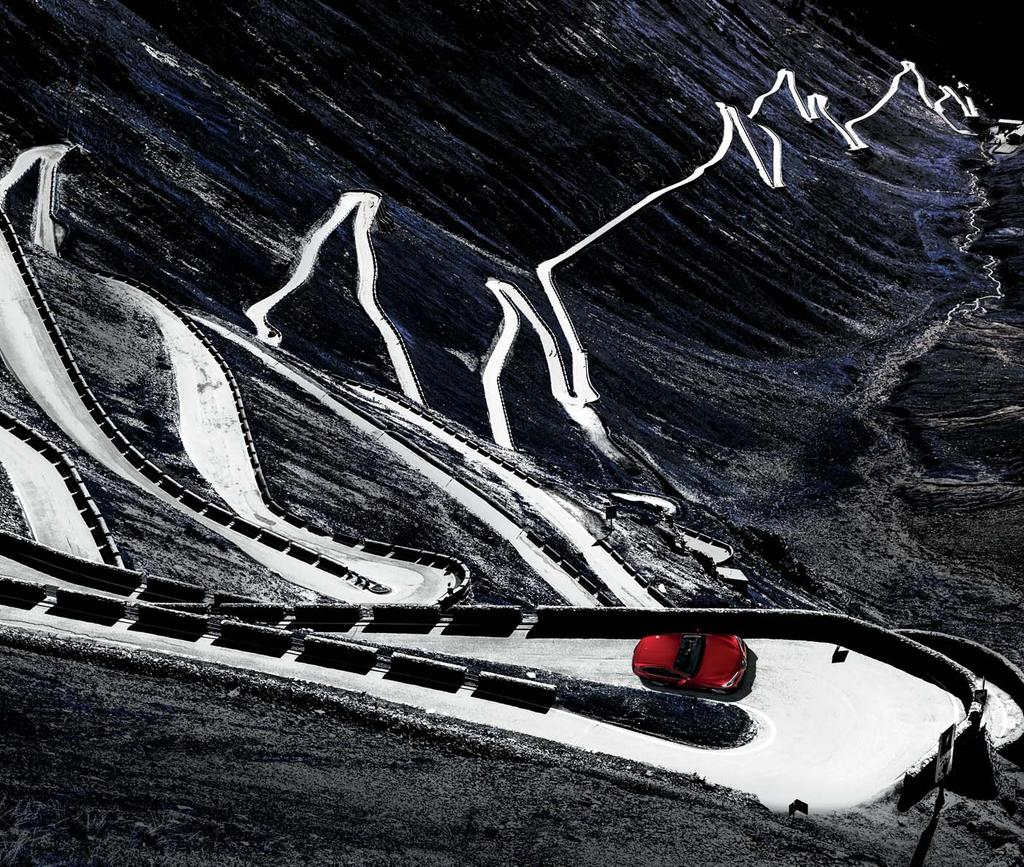 Stelvio, in più, dispone della trazione integrale con tecnologia Q4, l innovativo sistema on demand che assicura tutti i vantaggi della trazione integrale e, allo stesso tempo, garantisce tutto il