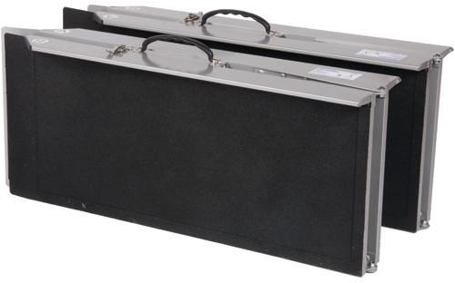 Rampa quadrupla a valigia - modello SR Prodotta in alluminio con una speciale superficie antiscivolo, la rampa è composta di 4 parti