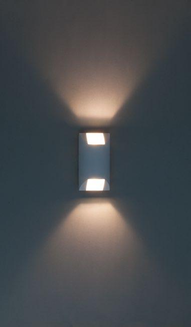 Lampada da parete per l illuminazione perimetrale e valorizzazione di edifici.