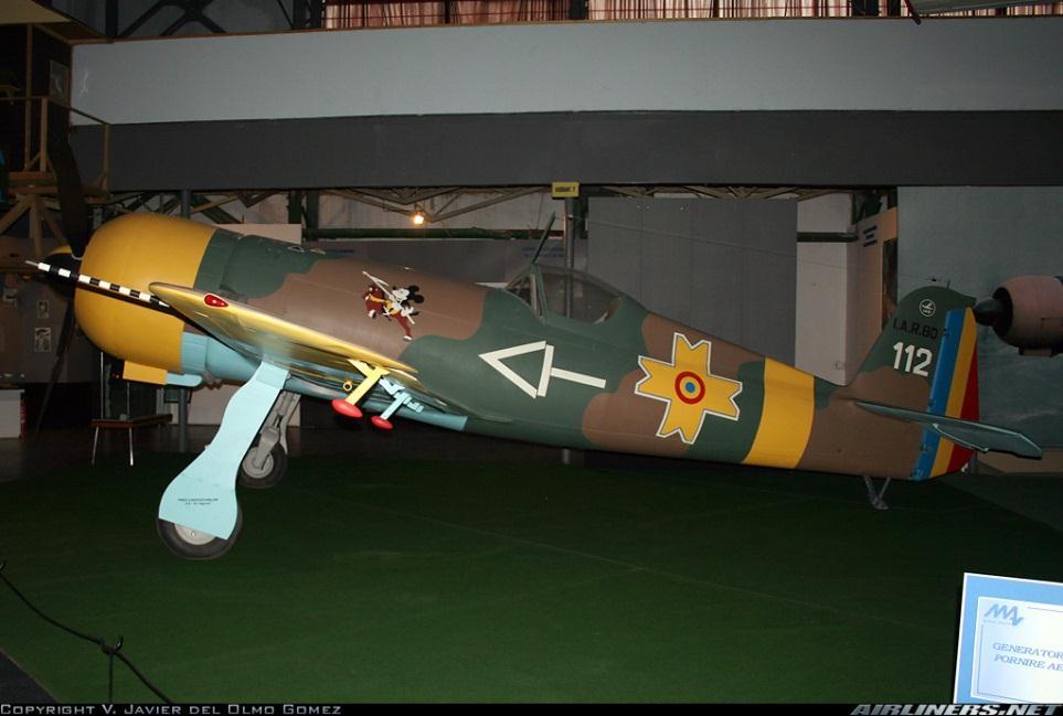 IAR-81C 1/48 BREVE STORIA Lo IAR 80 era un monomotore da caccia ad ala bassa prodotto dall'azienda rumena Industria Aeronautică Română (IAR) negli anni anni quaranta e utilizzato dalla Forţele