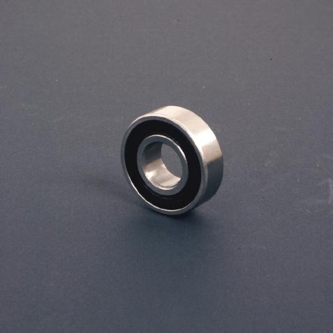 CUSCINETTI A SFERA SCHERMATI IN PLASTICA 000.2RS 2 0 0,019 201.2RS 12 32 0 0,035 Thrust stamped bearing screened in plastic. Coussinet estampes en plastique. 202.2RS 203.2RS 20.2RS 205.