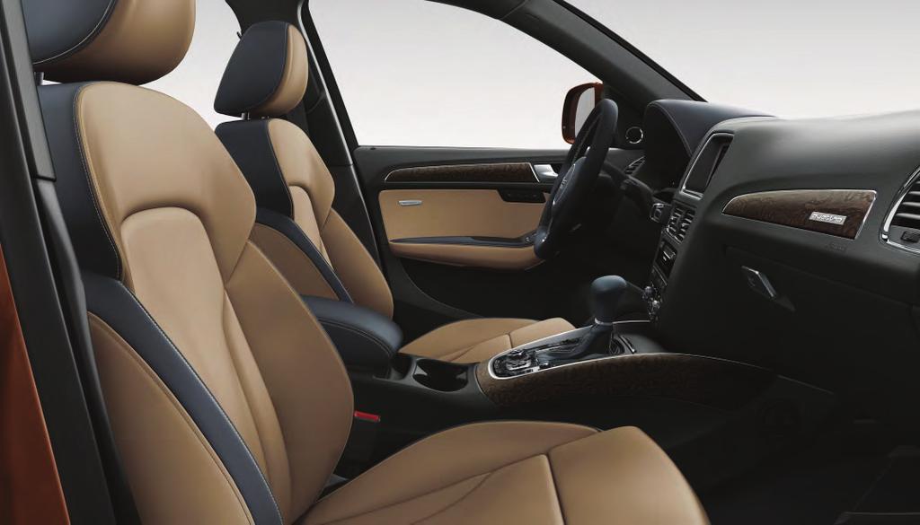 Audi exclusive 63 Pacchetto Design Plus in pelle Nappa Audi exclusive con sedili anteriori sportivi in blu fumo/sabbia con