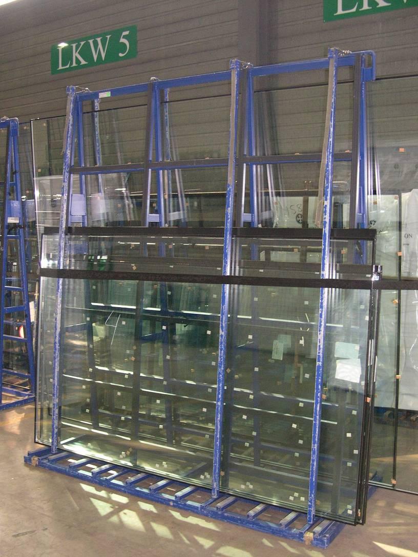 Imballo Offriamo un imballo standard (cassa di legno) per vetri nelle misure fino a 6 x 3,21 m.