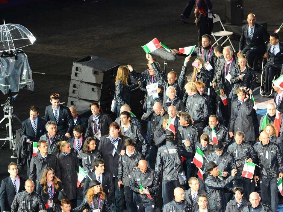 La squadra italiana L Italia partecipa ai Giochi con una squadra composta da 98 atleti, la più numerosa della storia